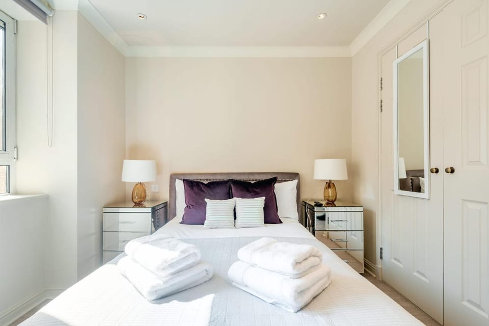 Stunning 3-bedroom in the heart of London with parking Apartment in City of Westminster