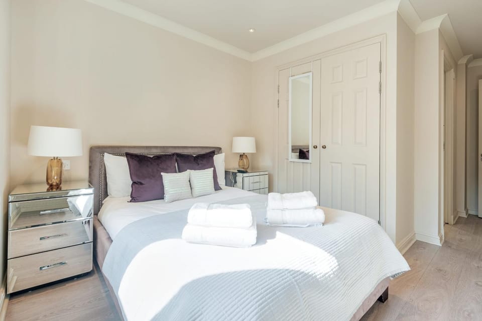 Stunning 3-bedroom in the heart of London with parking Apartment in City of Westminster