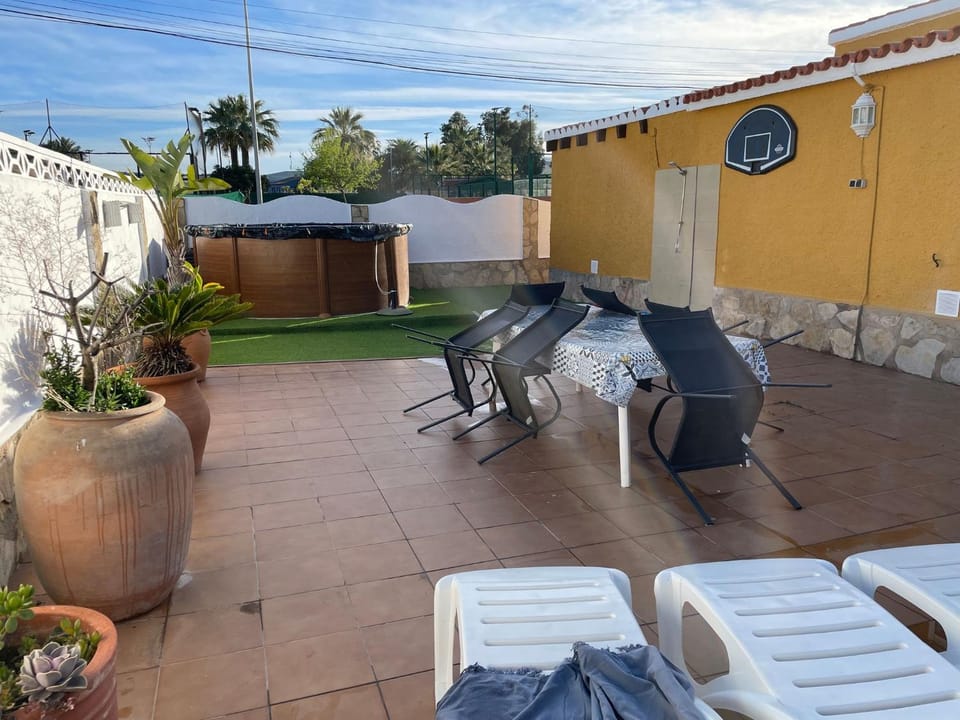 Patio, Summer, Mountain view, Swimming pool, furniture, sunbed