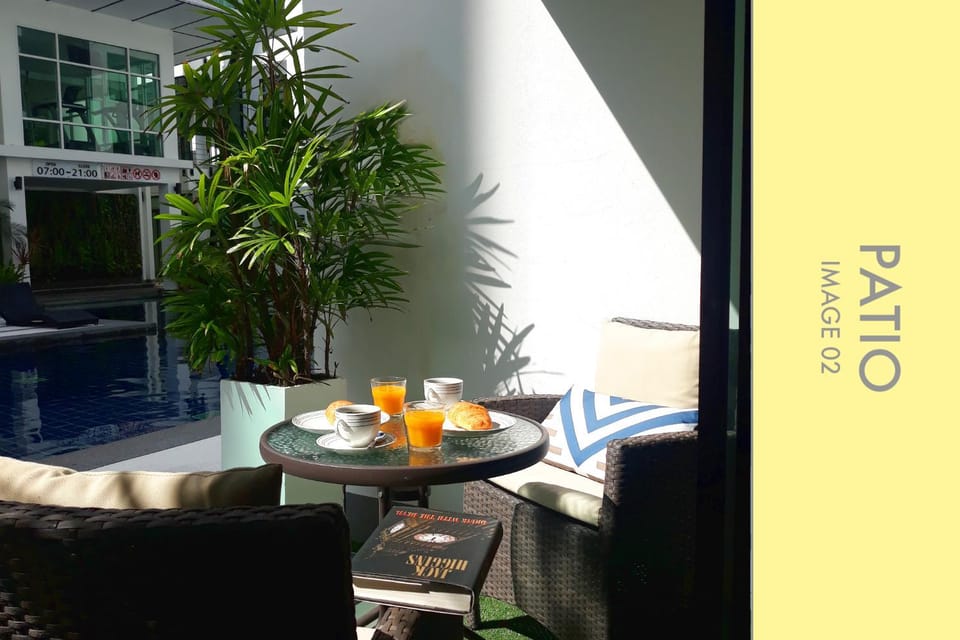 Patio, Breakfast