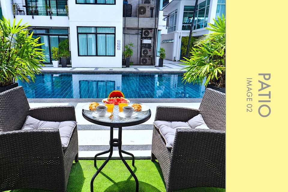 Patio, Pool view, Breakfast