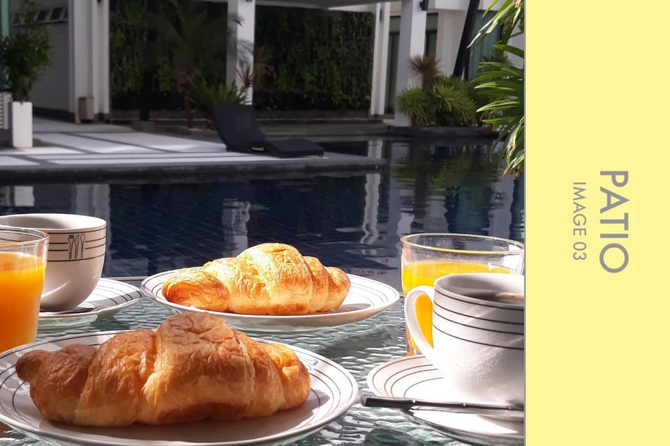 Patio, Breakfast