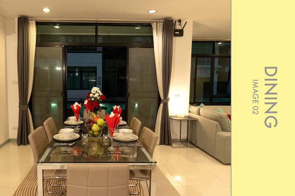 Dining area, Dinner, air conditioner