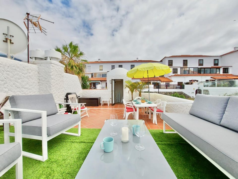 BBQ facilities, Balcony/Terrace, Decorative detail, Dining area