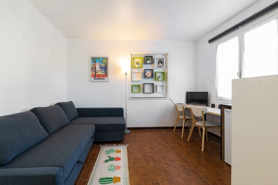 Studio Varélia - Welkeys Apartment in Six-Fours-les-Plages