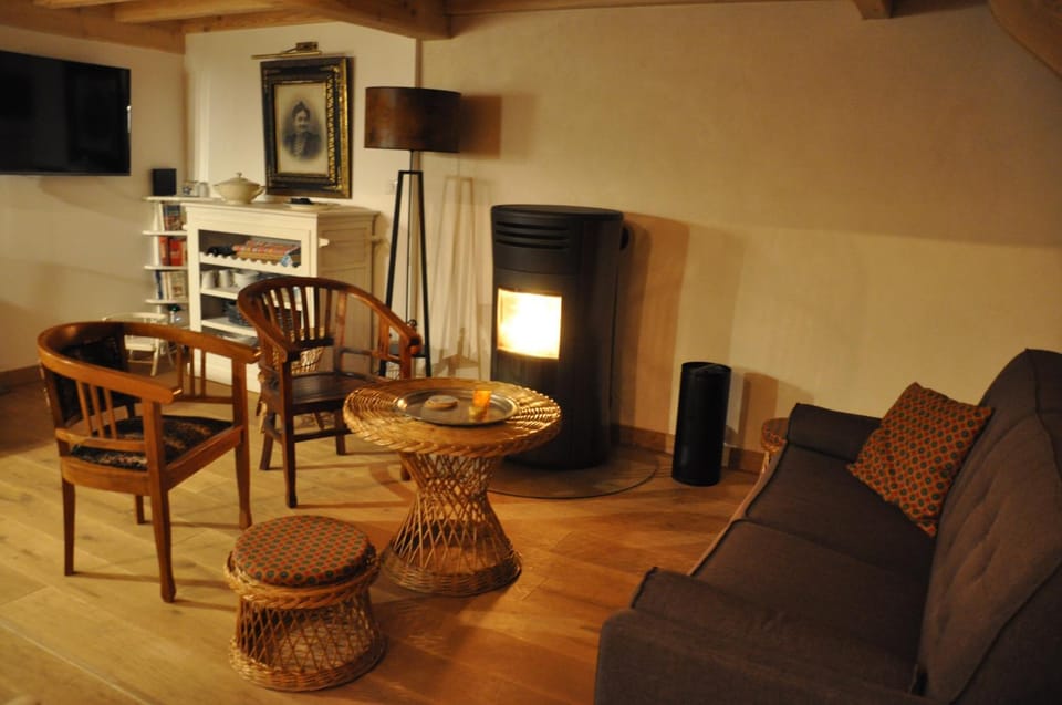 Living room, Seating area, flat iron