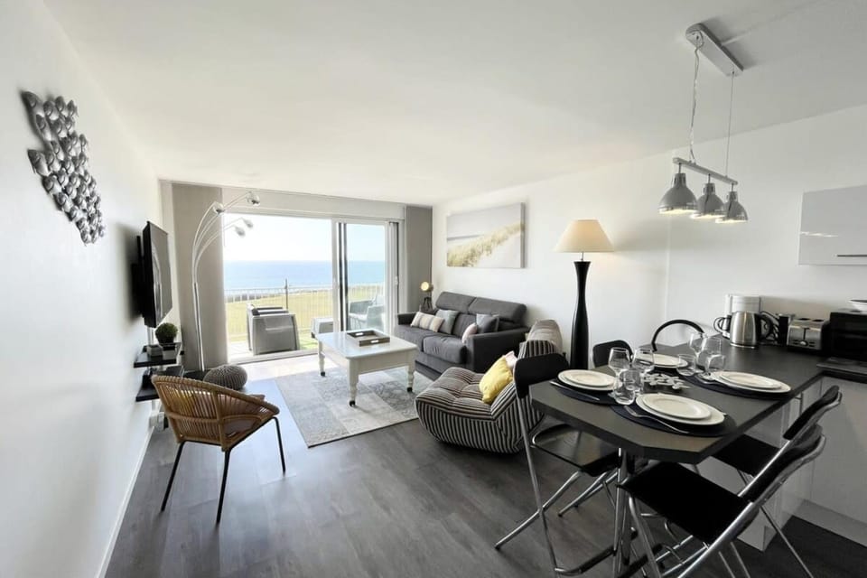 Magnifique T2 archi cosy Vue mer 180 Piscine Apartment in Guidel