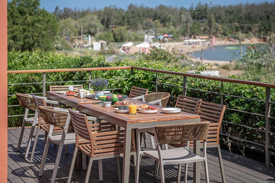 Natural landscape, View (from property/room), Balcony/Terrace, Balcony/Terrace, Dining area