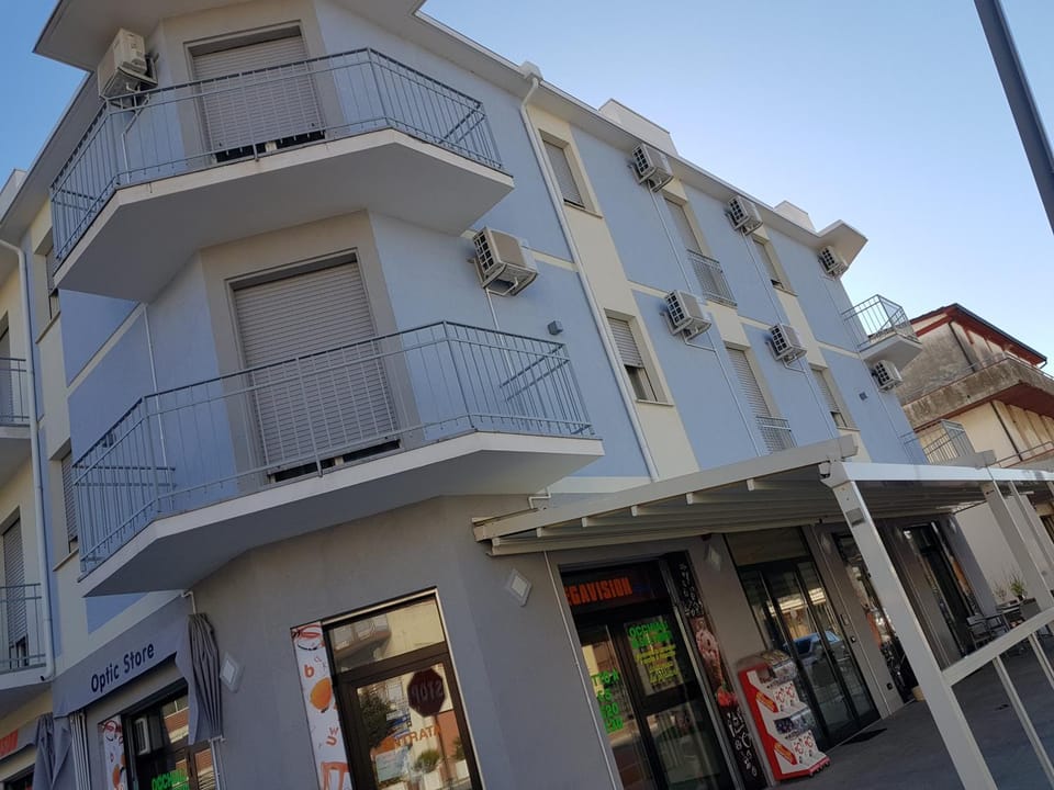 Property building, Facade/entrance, On-site shops, Other, Logo/Certificate/Sign