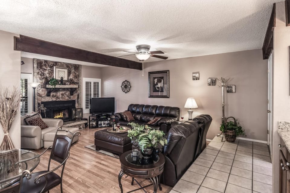 TV and multimedia, Living room, fireplace, furniture