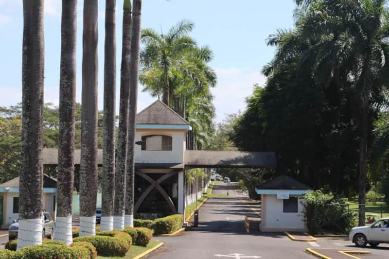 Pura Vida Villa! Beachfront Golf and Country Club Los Delfines 24 hours security Villa in Cobano