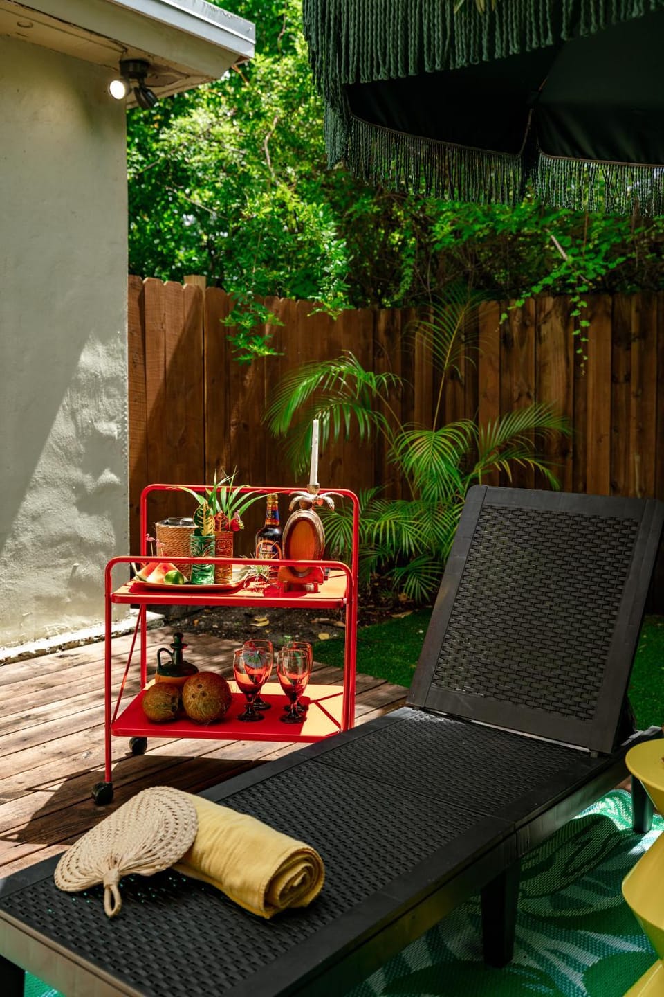 Patio, Day, Natural landscape, Garden, Seating area, Garden view, sunbed