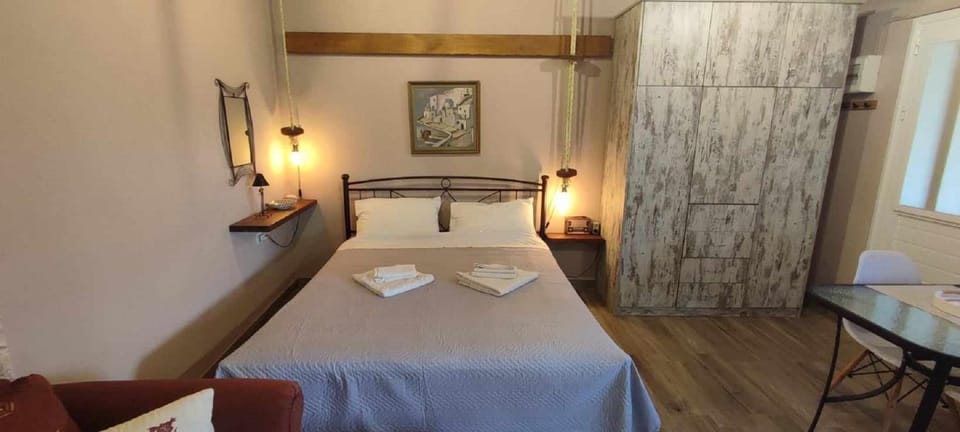 Mozart House Studio Apartment in Euboea