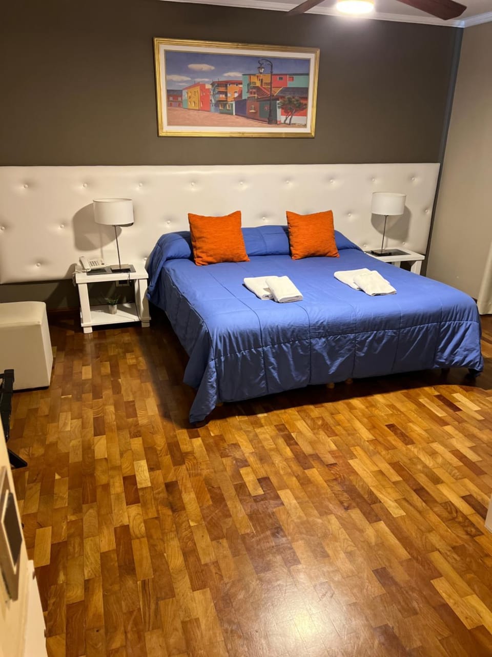 Bed, Photo of the whole room