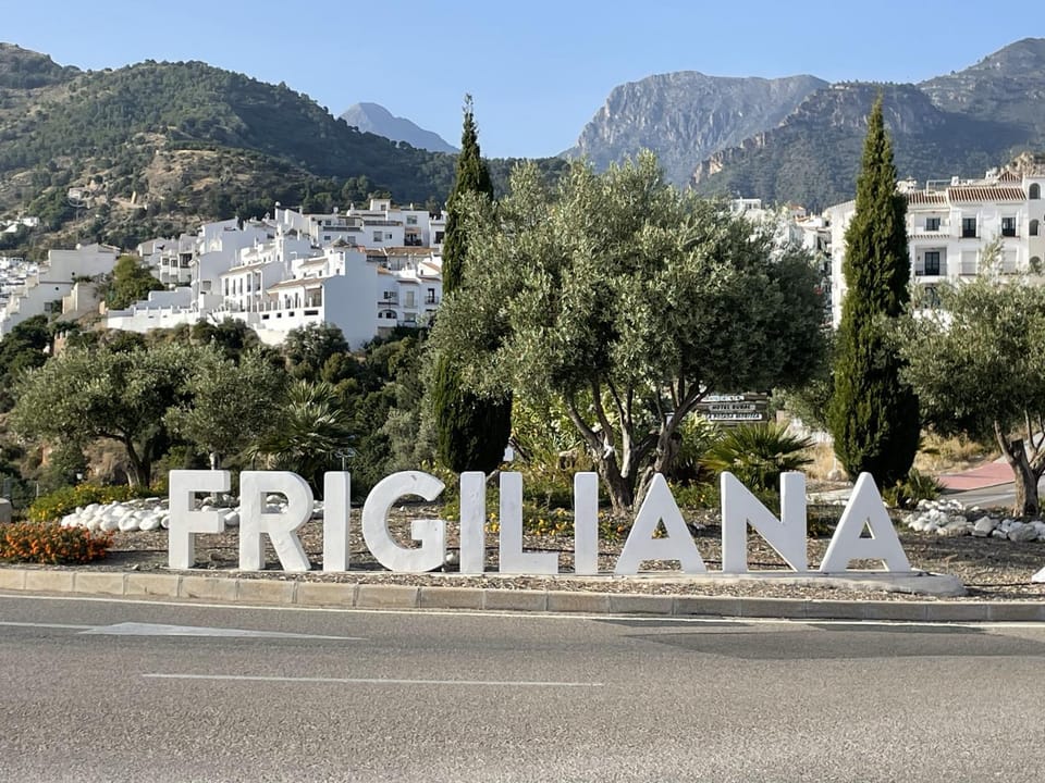 Landmark view, Street view