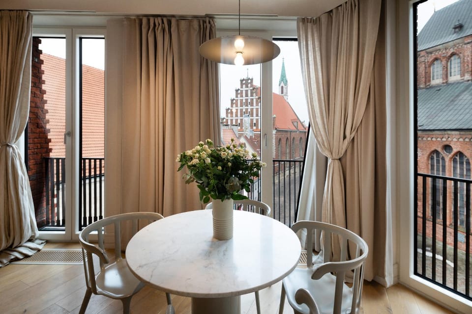 View (from property/room), Seating area, Dining area