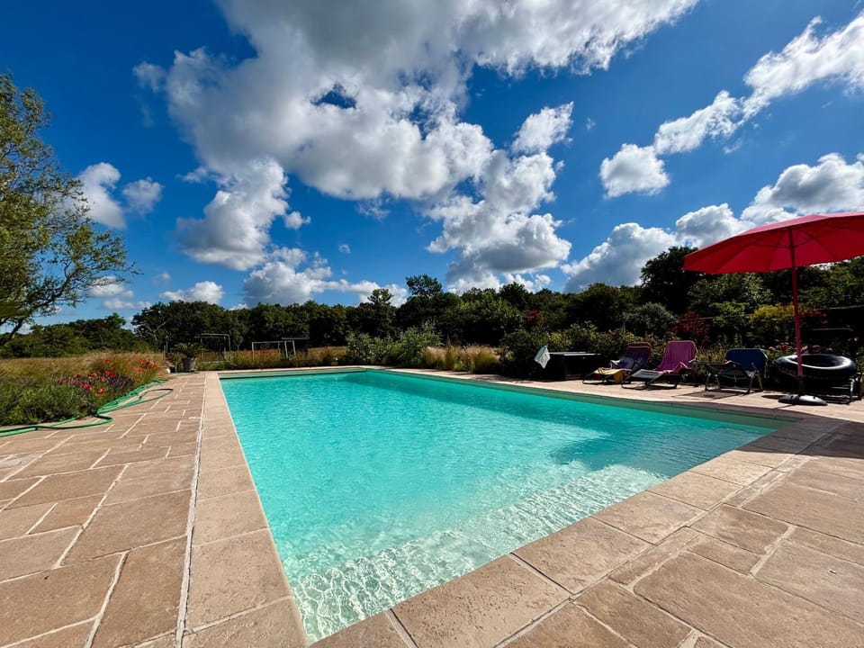Charmante étable rénovée avec piscine et parking dans la Brenne - FR-1-591-136 House in Centre-Val de Loire