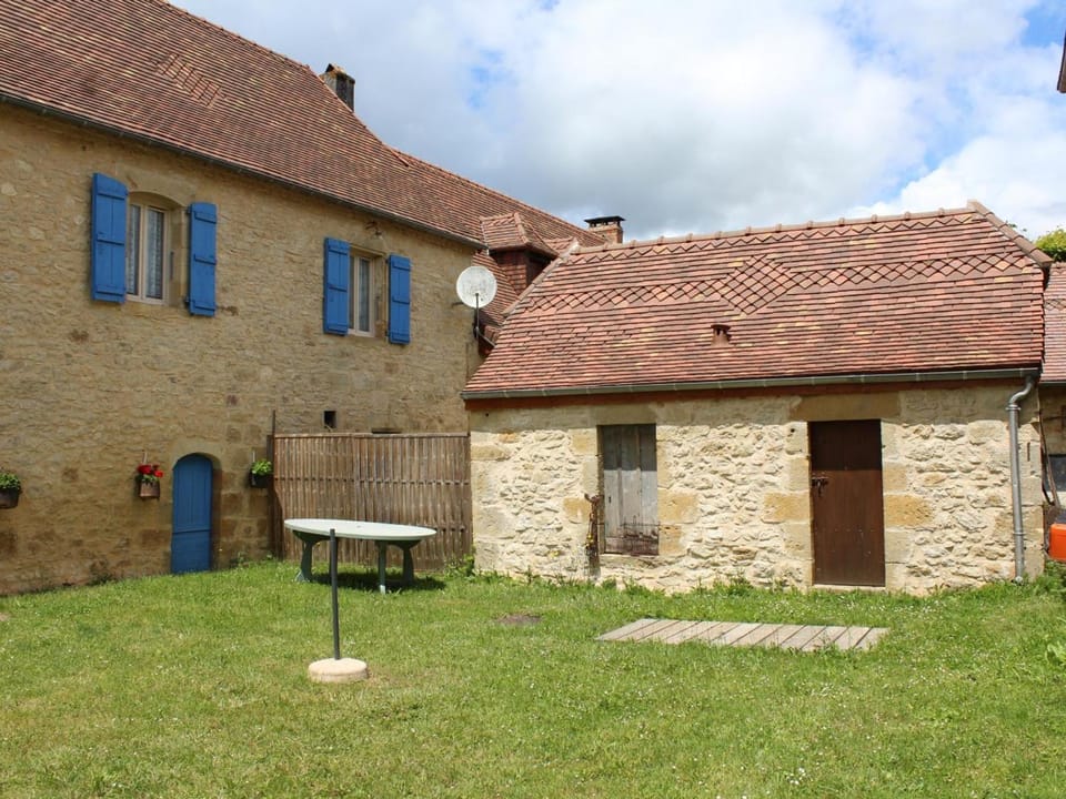 Gîte familial avec cheminée, ping-pong, près de la Grotte de Tourtoirac et du Château de Hautefort - FR-1-616-8 House in Nouvelle-Aquitaine