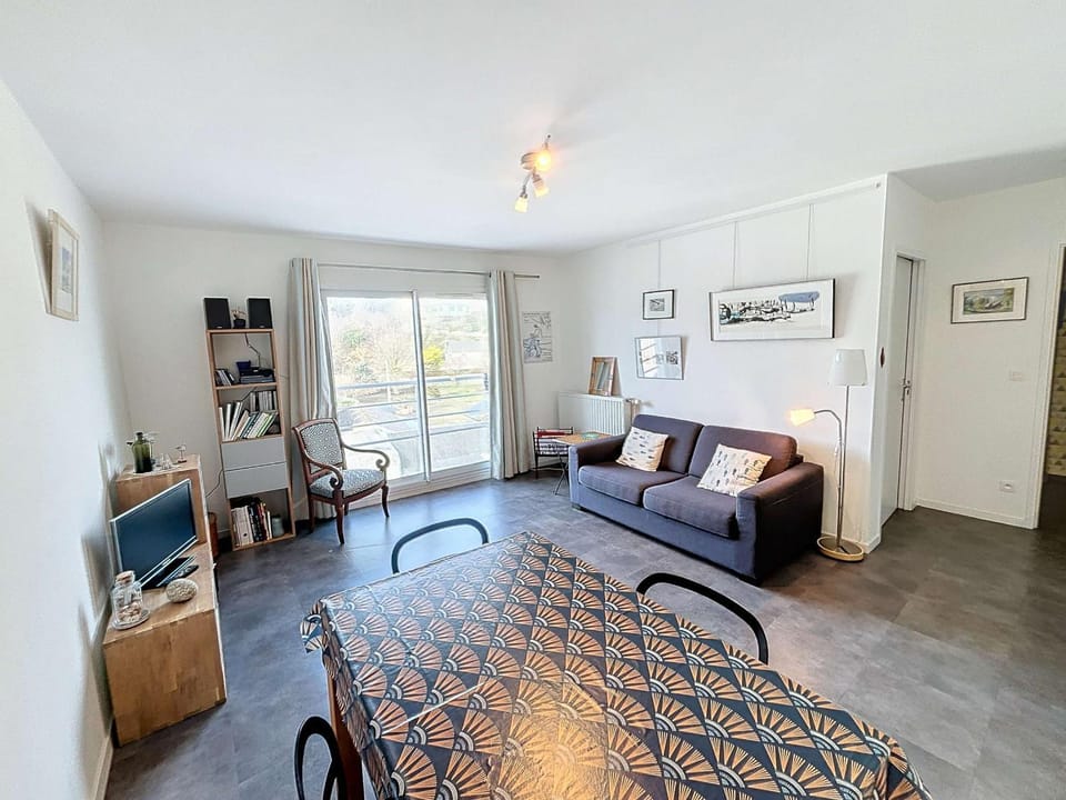 Appartement moderne centre-ville, 600m plage, résidence sécurisée, parking - FR-1-361-368 Apartment in Granville