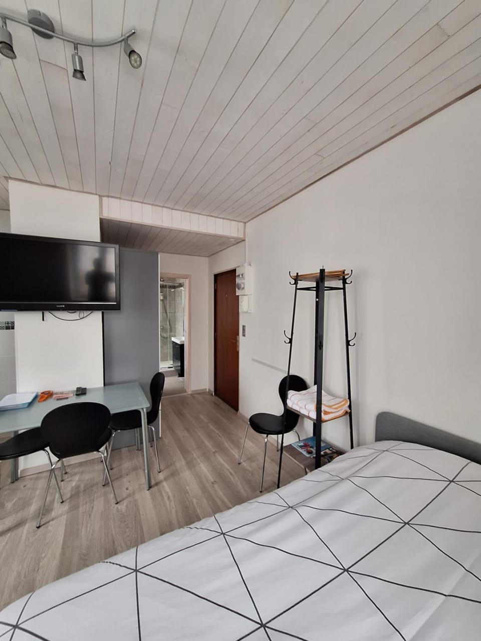 Studio meublé rénové superbes prestations proche Hyper Centre - Résidence La Fresnaie Apartment in Jura