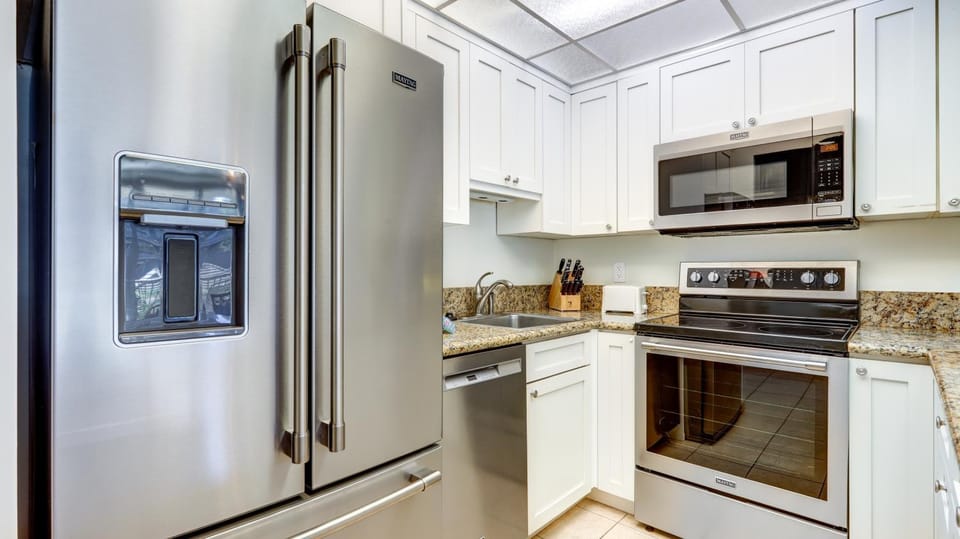 Kitchen or kitchenette, minibar, pet friendly, stove