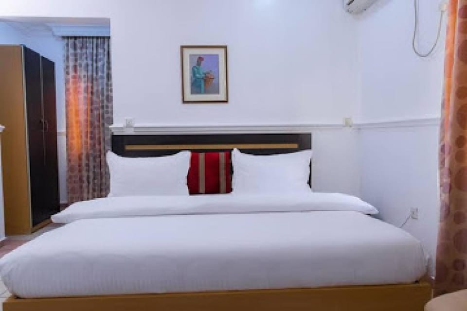 Tasquared Suite Apartments-Guest Room Bed and Breakfast in Abuja