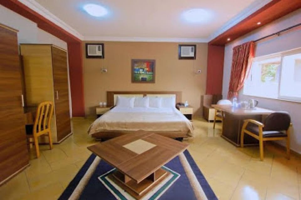 Bed, Decorative detail, Bedroom, wardrobe