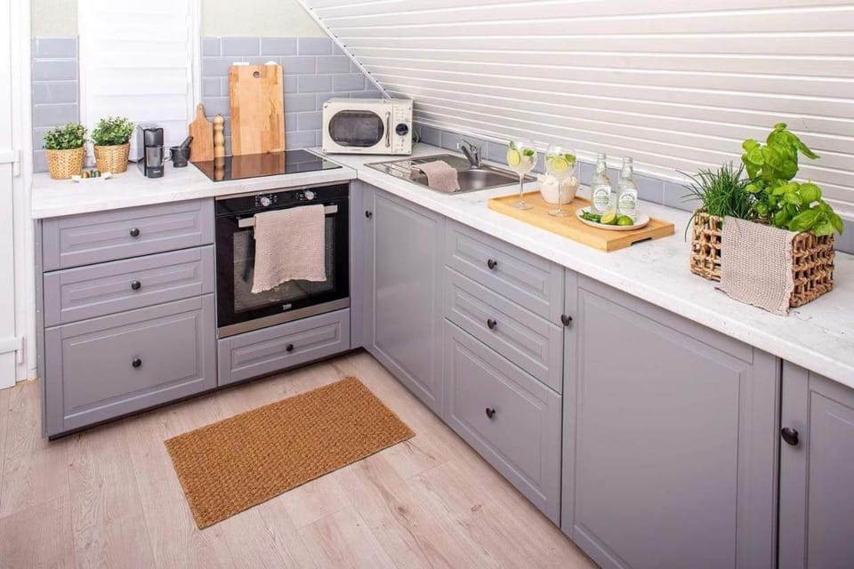 Kitchen or kitchenette
