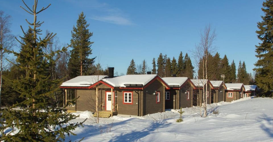 Property building, Facade/entrance, Winter