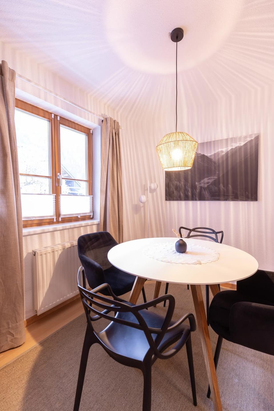 Seating area, Dining area