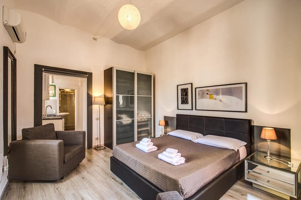 Lovely apartment with balcony in Campo de' Fiori Apartment in Rome