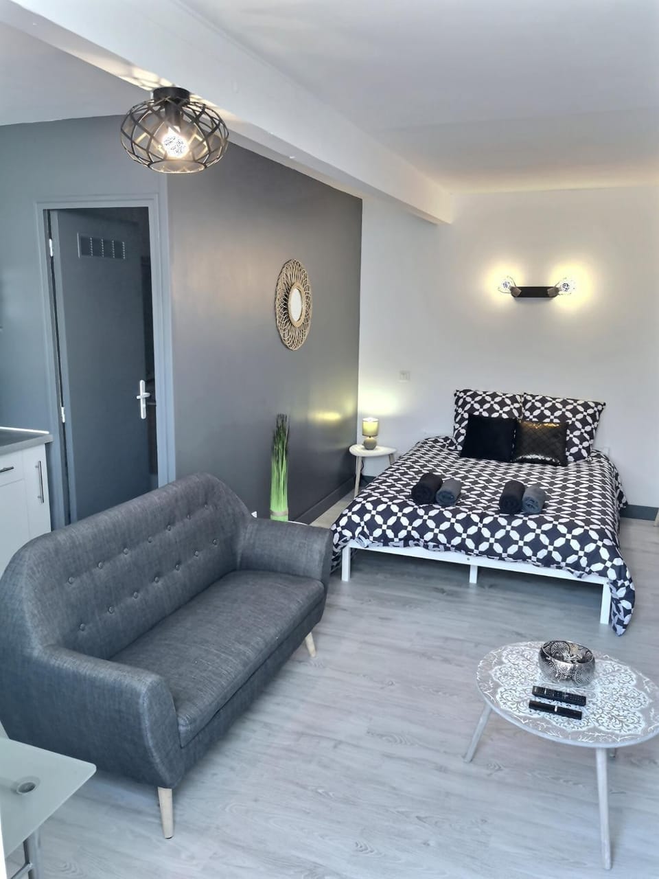 Living room, Photo of the whole room