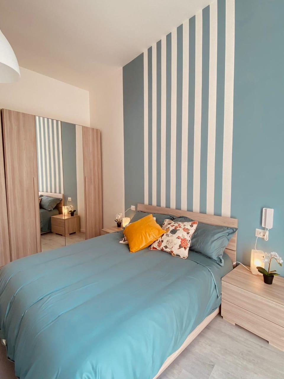 Bed, Photo of the whole room, Bedroom, wardrobe