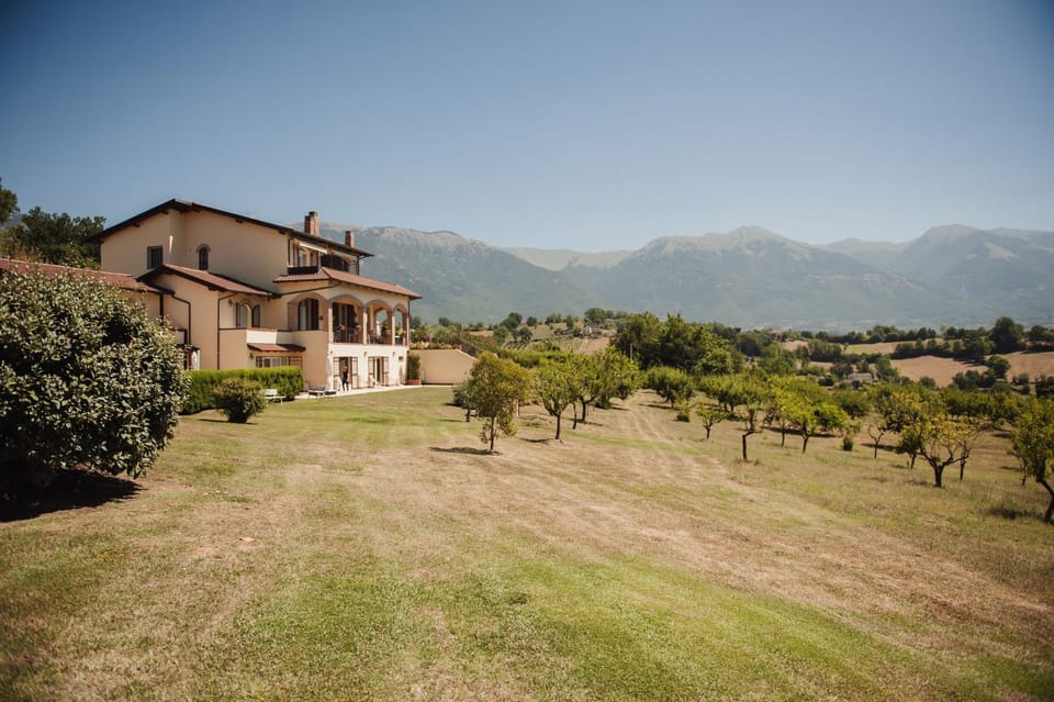 Property building, Nearby landmark, Natural landscape, Garden, Garden view, Mountain view