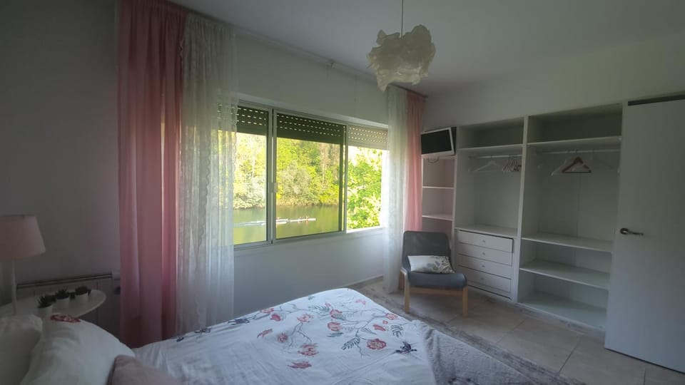 Casa en plena naturaleza al lado del rio Verdugo House in Galicia