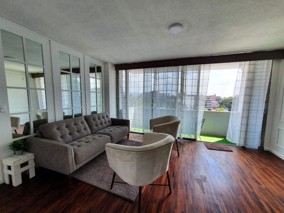 Balcony/Terrace, Living room