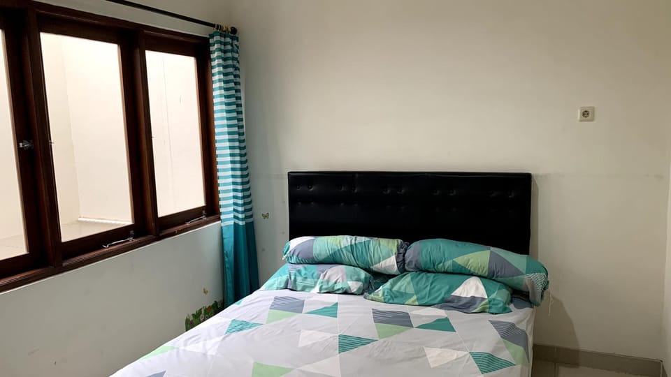 Awana Dream Whole Villa, 4bedroom 10pax , 5min to Alun Alun, Kraton, Malioboro bdc House in Yogyakarta