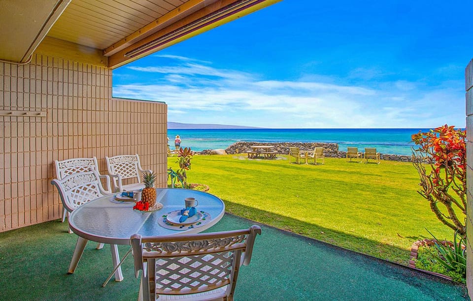 Kaleialoha 106 Ocean Front 1BD 1BA condo Apartment in Napili-Honokowai