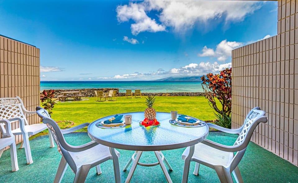 Kaleialoha 106 Ocean Front 1BD 1BA condo Apartment in Napili-Honokowai