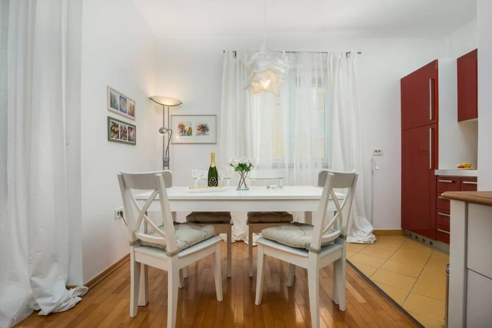 DUPLEX + garage Apartment in Rovinj