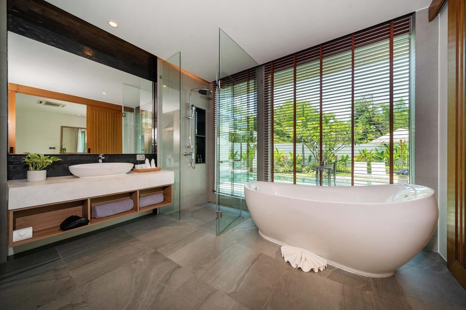 Bathroom, Bath