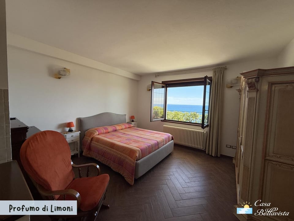 Bed, Photo of the whole room, Bedroom, Sea view