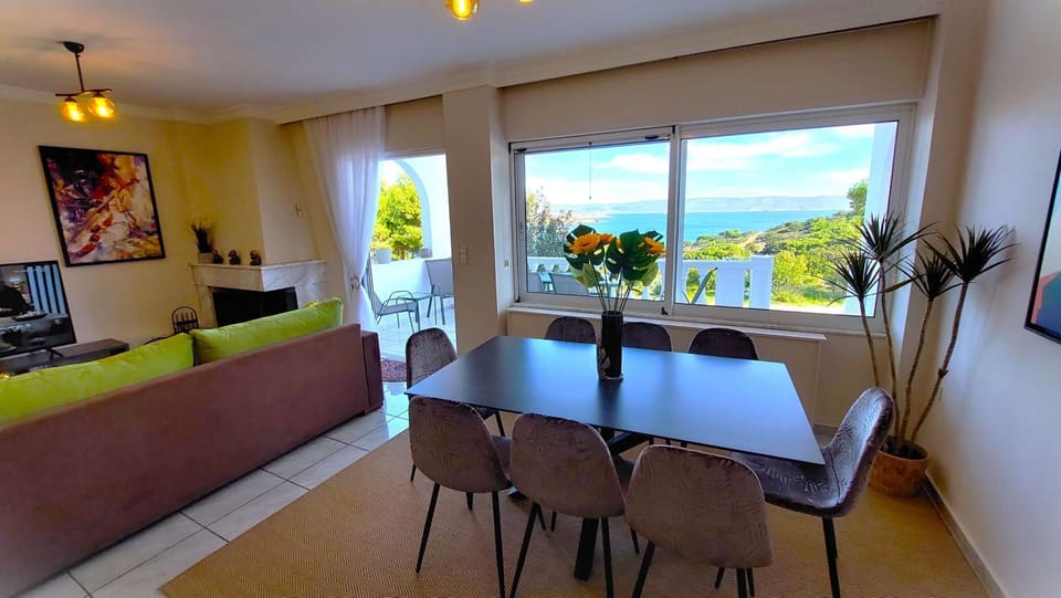 Living room, Dining area, Sea view