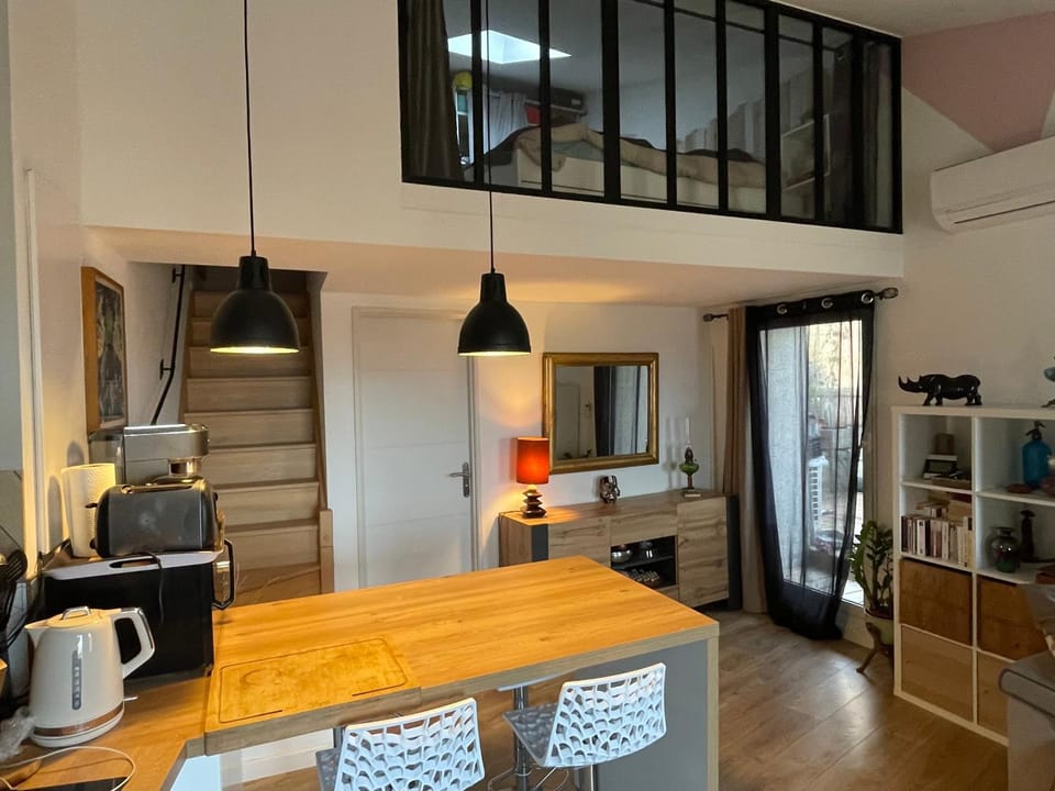 Library, Kitchen or kitchenette, Living room, stove, kitchen