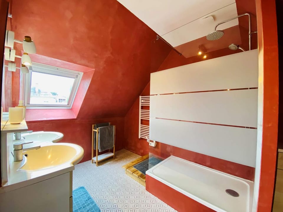 Shower, Bathroom, towels
