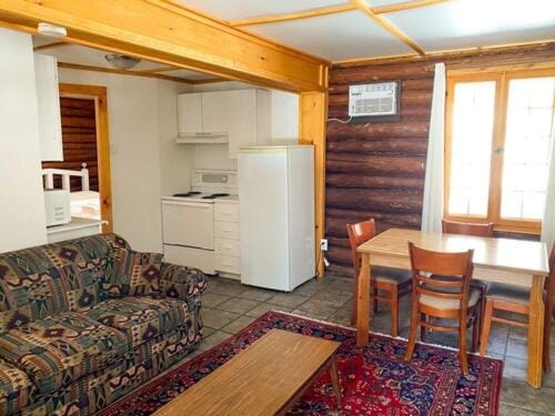 Chalet Alpine Inn in Quebec