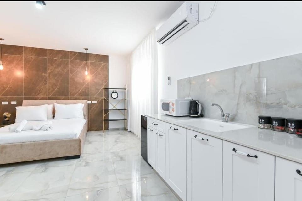 Lake Mansion Boutique Apartments Bed and Breakfast in Tiberias