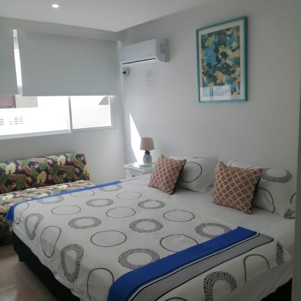 Bed, Photo of the whole room, Bedroom, air conditioner