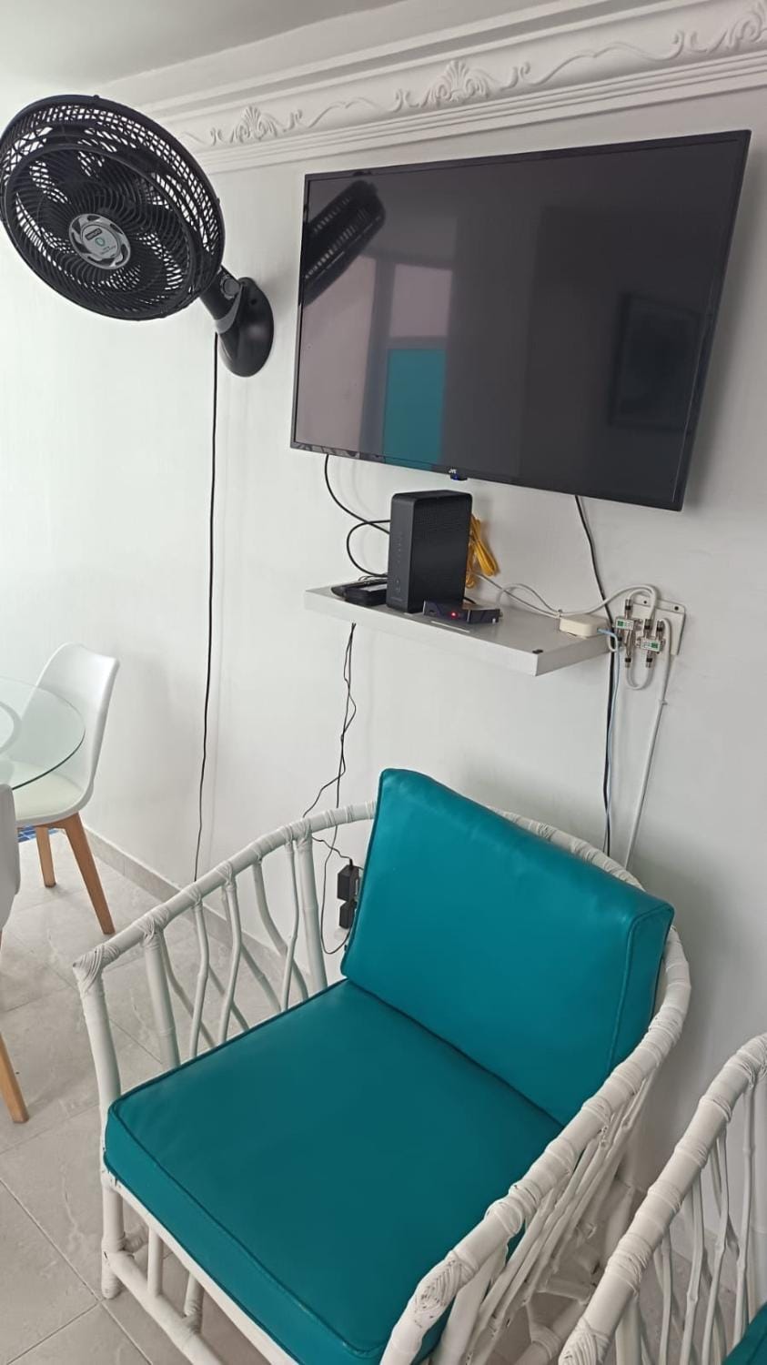 Communal lounge/ TV room, TV and multimedia, Living room, Seating area, Evening entertainment