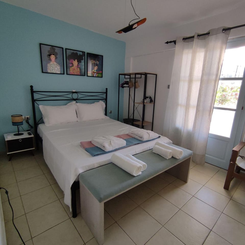 Syros Dreamy Maisonette 2 minutes from sandy beach House in Decentralized Administration of the Aegean